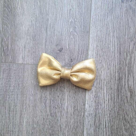 gold clip-on bowtie - Picture 3 of 8